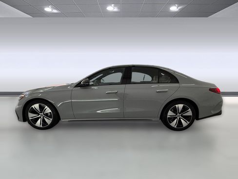Used 2026 Mercedes-Benz E 450 4MATIC Sedan image 2