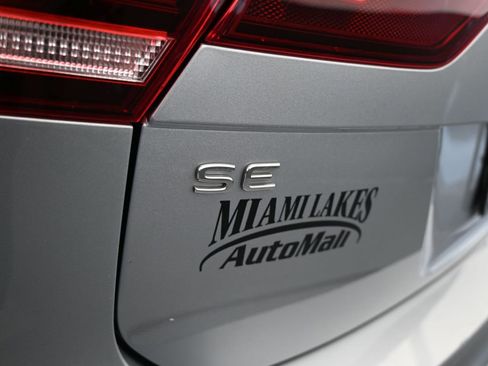 Used 2023 Volkswagen Tiguan SE image 33