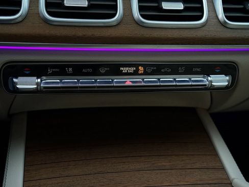 Used 2024 Mercedes-Benz GLE 450 4MATIC image 19