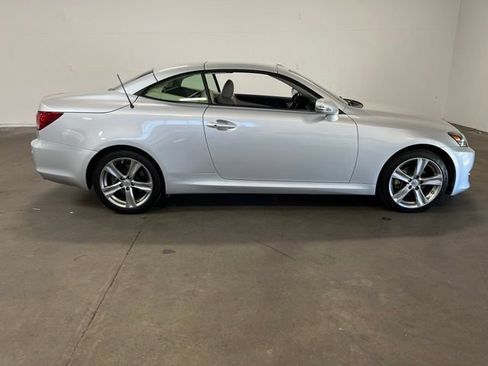 Used 2012 Lexus IS 250C RWD image 2