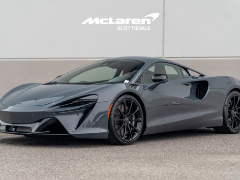 New 2026 McLaren Artura RWD image 3