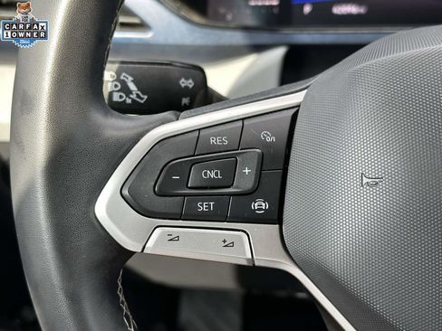 Used 2022 Volkswagen Taos SE w/ Panoramic Sunroof Package AWD/4WD image 21