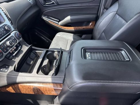 Used 2020 Chevrolet Suburban Premier AWD/4WD image 20