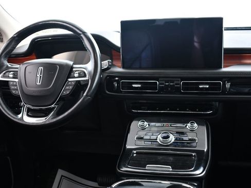 Used 2022 Lincoln Nautilus Reserve image 8