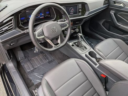 Used 2024 Volkswagen Jetta SE w/ Panoramic Sunroof Package FWD image 11