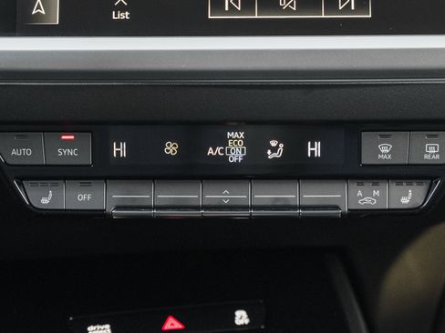 Used 2023 Audi Q4 e-tron Premium Plus w/ Premium Plus image 12