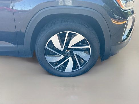 Used 2025 Volkswagen Atlas SE AWD/4WD image 34