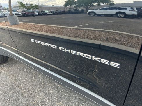 Used 2023 Jeep Grand Cherokee Limited AWD/4WD image 24