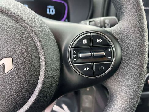 Used 2025 Kia Soul LX w/ LX Technology Package image 18