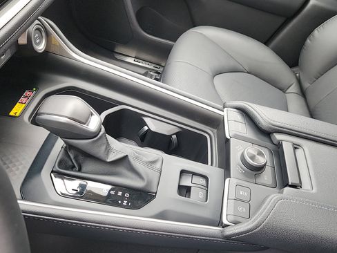 Certified 2025 Toyota Grand Highlander AWD image 17