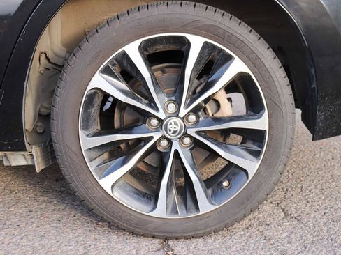 Used 2017 Toyota Corolla SE w/ Carpet Mat Package (TMS) FWD image 9