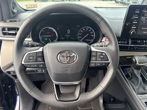 Used 2024 Toyota Sienna Limited AWD/4WD image 13