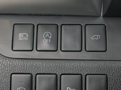Used 2017 Toyota Highlander Limited AWD/4WD image 26