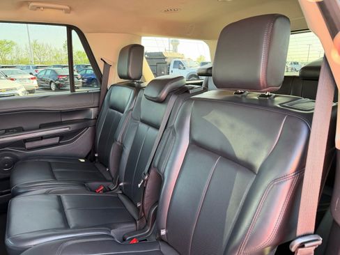 Used 2024 Ford Expedition XLT image 15