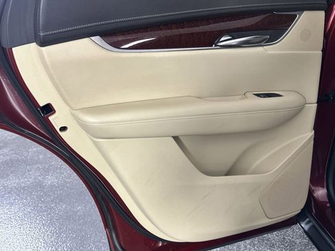Used 2017 Cadillac XT5 Luxury w/ Driver Awareness Package FWD image 30