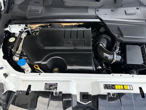 Used 2019 Land Rover Discovery Sport SE image 26