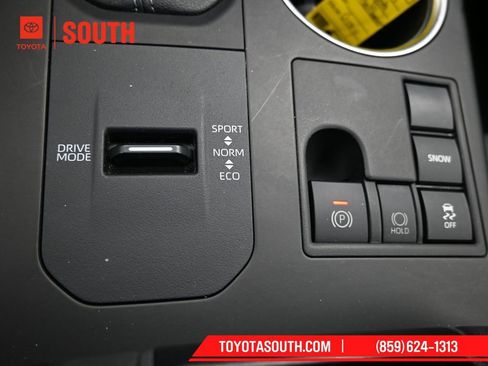 Used 2023 Toyota Highlander L image 20