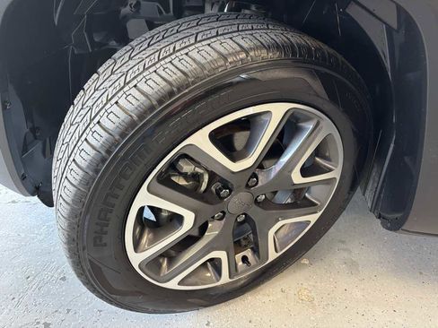 Used 2018 Jeep Renegade Latitude image 22