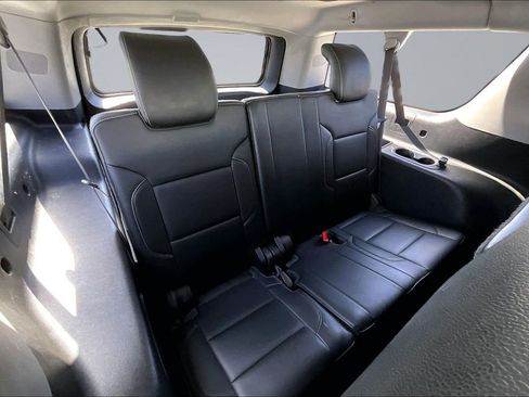 Used 2017 Chevrolet Suburban Premier AWD/4WD image 21