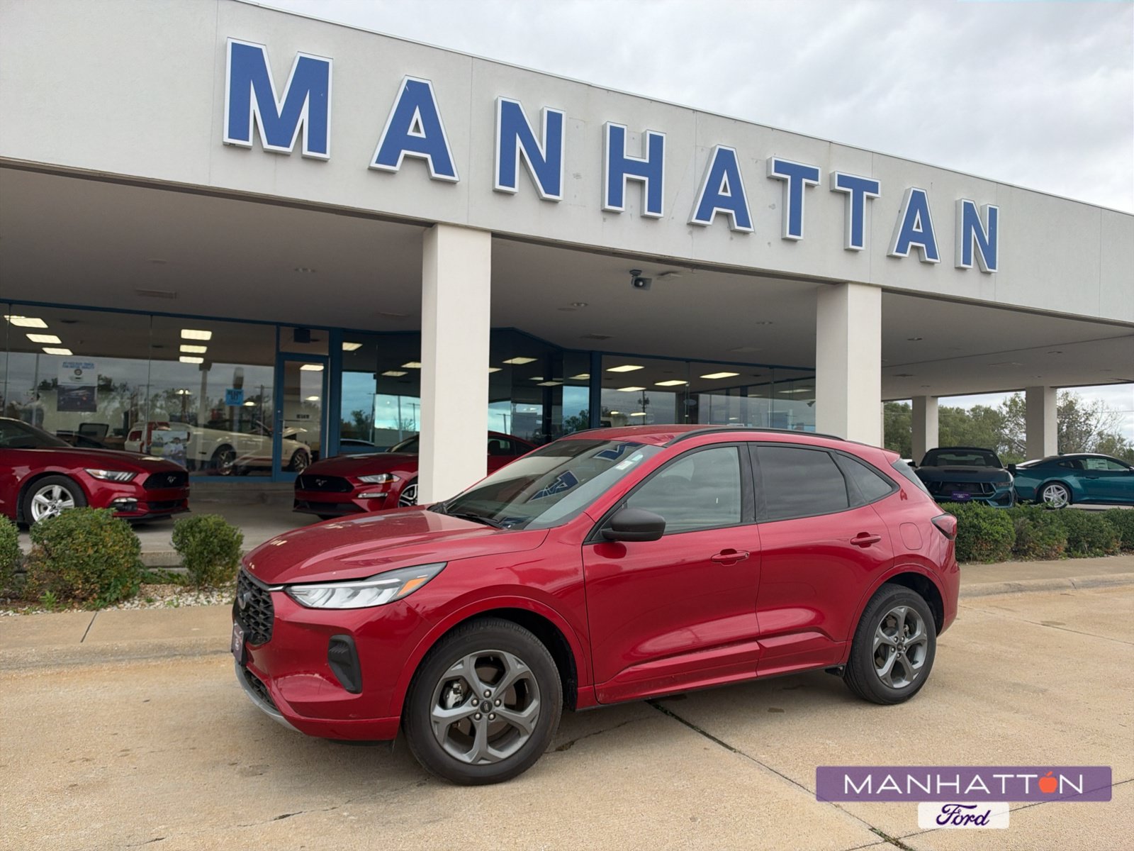Used 2024 Ford Escape ST-Line AWD/4WD image 1
