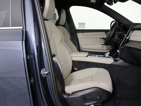 New 2026 Volvo XC90 B6 Plus w/ Protection Package Premier image 10