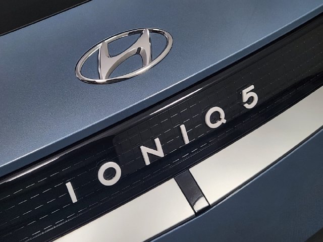 Certified 2024 Hyundai Ioniq 5 SEL AWD/4WD image 9