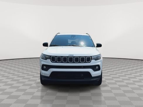 Used 2023 Jeep Compass Latitude AWD/4WD image 3