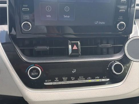 Used 2020 Toyota Corolla LE image 34