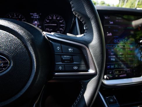 Used 2025 Subaru Outback Premium image 20