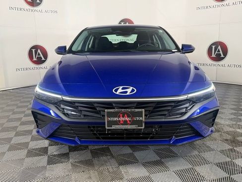 New 2026 Hyundai Elantra Hybrid FWD image 3