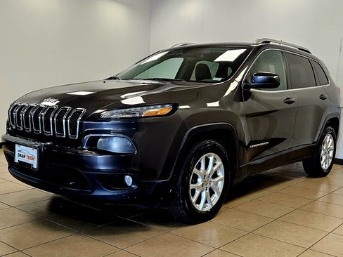 Used 2015 Jeep Cherokee Latitude image 3