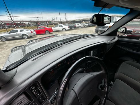 Used 2006 Chevrolet Silverado 1500 LT w/ Light Duty Power Package image 40