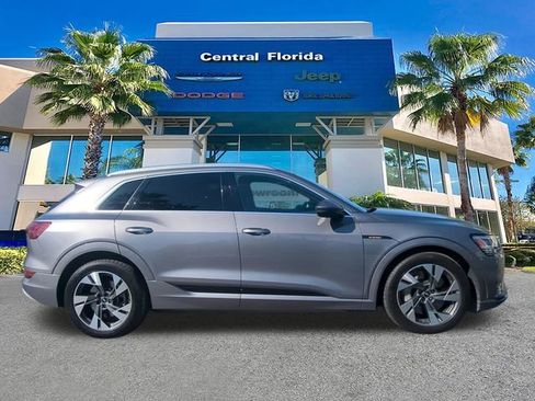 Used 2021 Audi e-tron Premium Plus w/ Premium Plus Package image 4