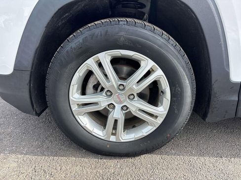 Used 2019 GMC Terrain SLE w/ Driver Convenience Package image 7