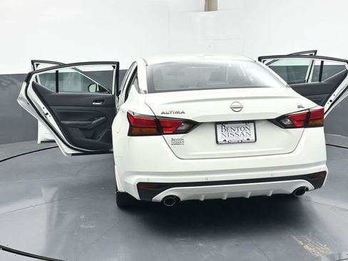 Used 2025 Nissan Altima 2.5 SL FWD image 50