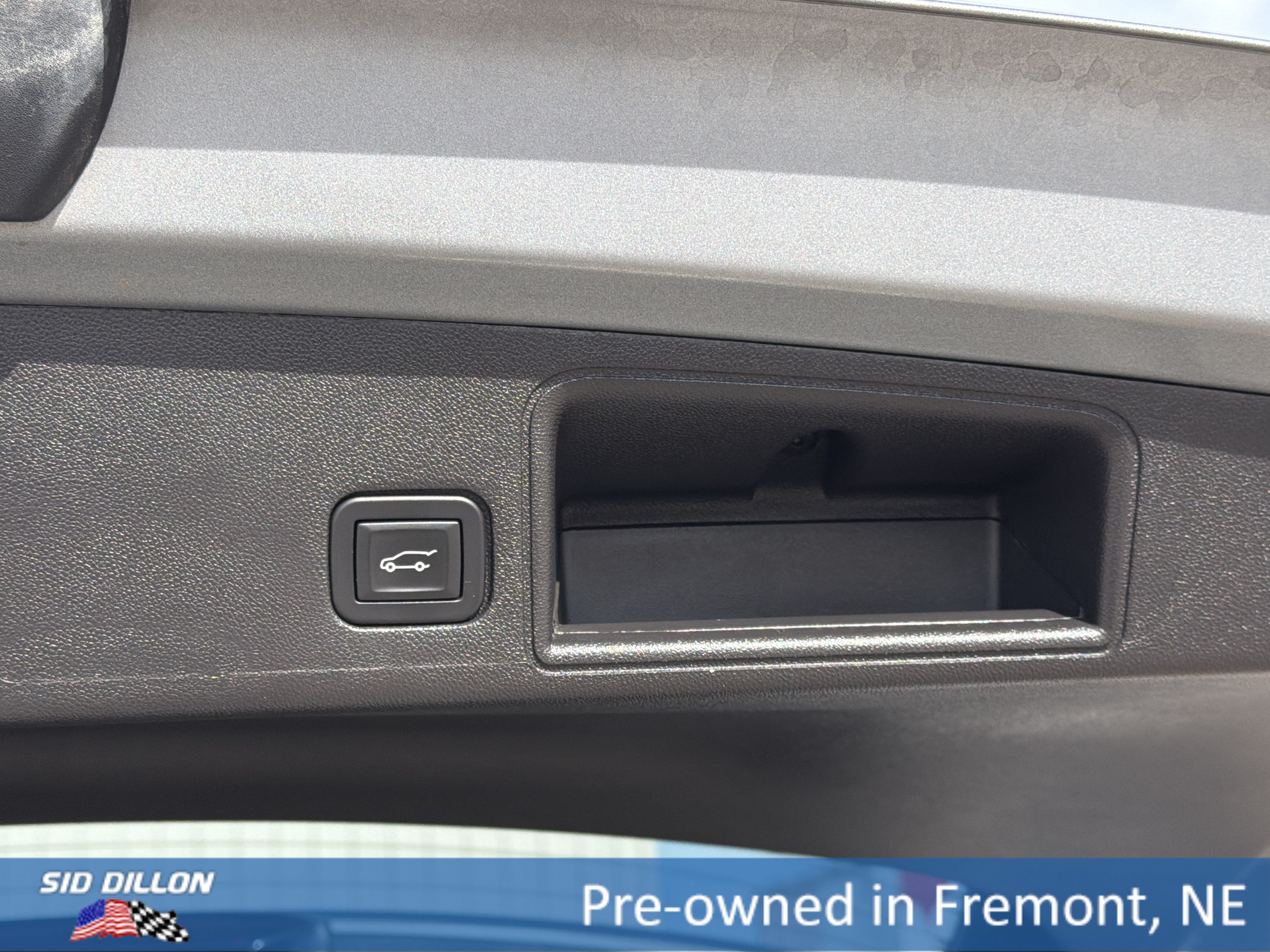 Used 2024 GMC Terrain Denali w/ Denali Premium Package AWD/4WD image 5