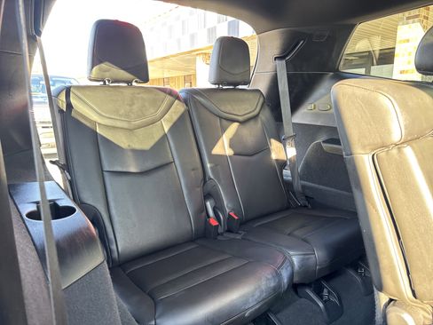 Used 2021 Cadillac XT6 Premium Luxury image 31