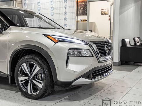 Used 2023 Nissan Rogue Platinum w/ Platinum Premium Package image 3