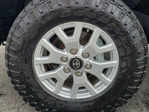 Used 2024 Toyota Tacoma SR5 image 22