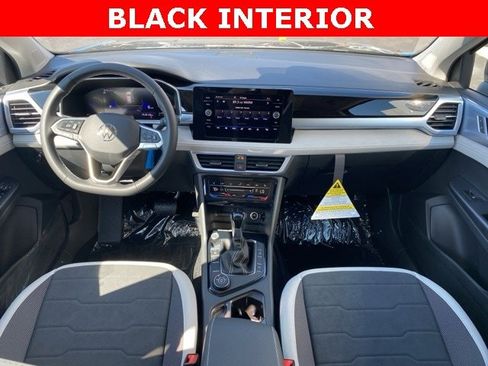 New 2025 Volkswagen Taos SE image 2