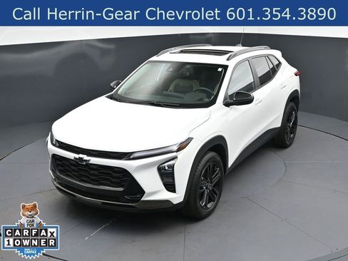 Used 2025 Chevrolet Trax ACTIV w/ Sunroof Package FWD image 29