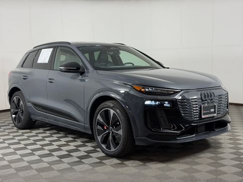 Certified 2025 Audi SQ6 e-tron Prestige w/ Black Edition One AWD/4WD image 7