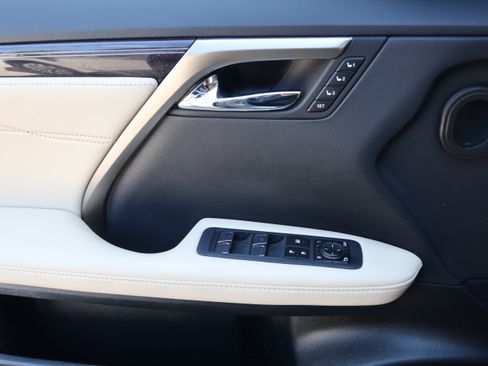 Used 2022 Lexus RX 350L Luxury w/ Accessory Package (Z1) FWD image 12