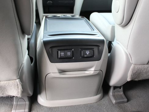 Used 2020 Toyota Sienna XLE AWD/4WD image 21