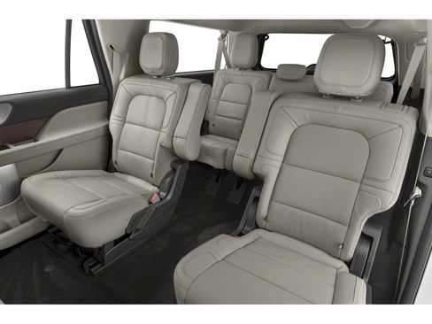 Used 2023 Lincoln Navigator L Reserve AWD/4WD image 9