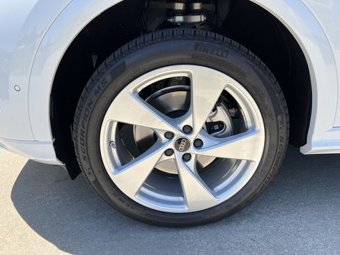 Certified 2025 Audi Q5 Premium w/ Premium Plus AWD/4WD image 13