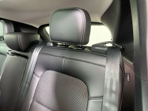 Used 2025 Ford Escape SE image 22