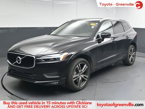 Used 2021 Volvo XC60 T5 Momentum w/ Premium Package image 1