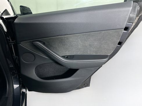 Used 2024 Tesla Model Y Long Range image 29