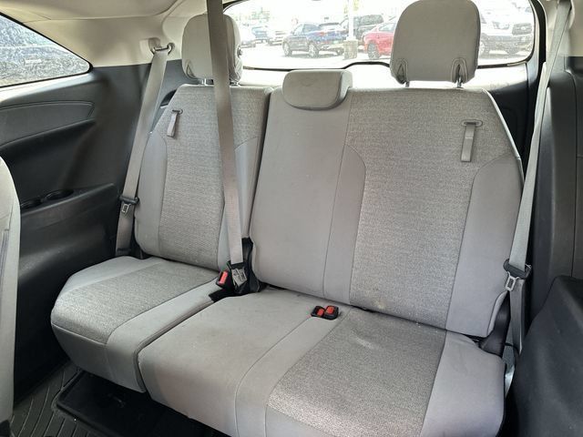 Used 2025 Toyota Sienna LE AWD/4WD image 26